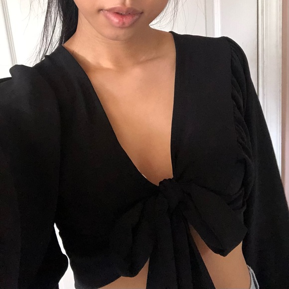 Tie front puff sleeve crop top - Picture 5 of 8